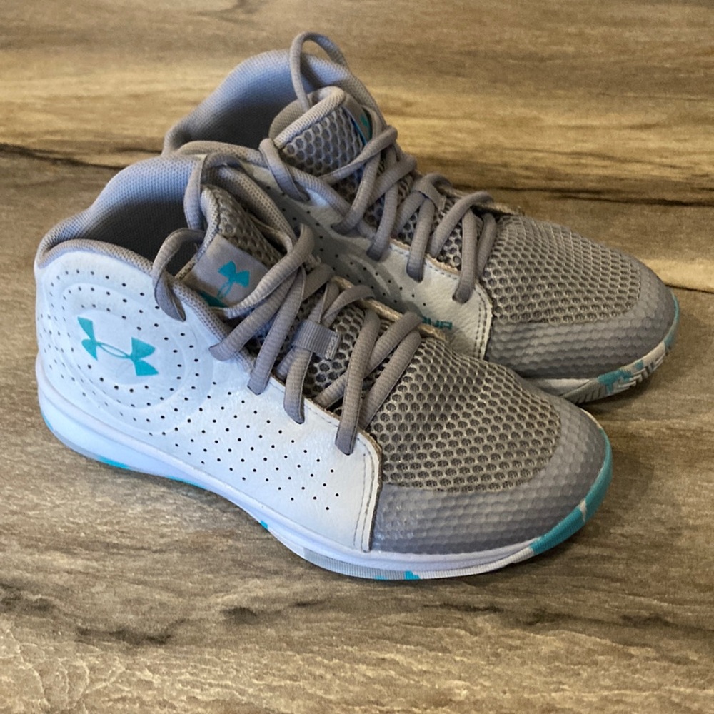 Girls under armour basketball shoes